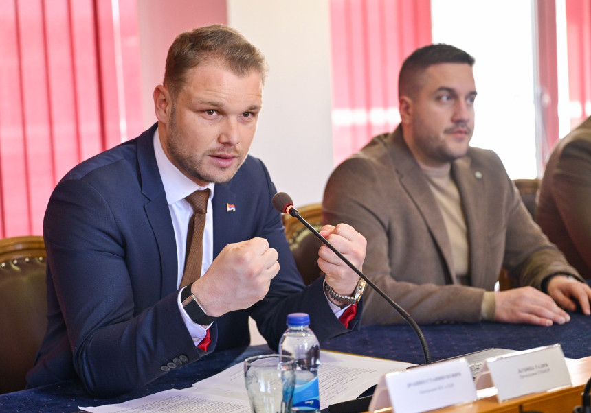 Donijeti zakon o zabrani promovisanja fašizma