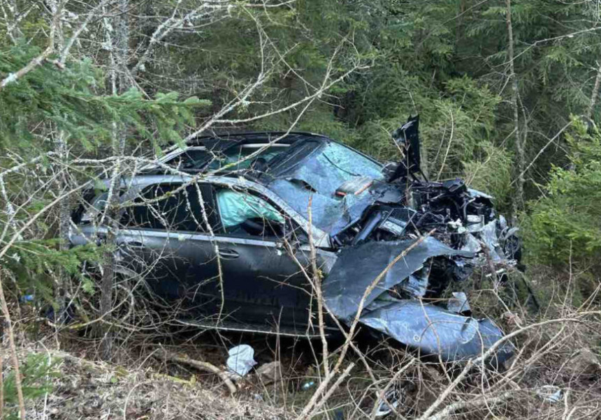 Тешка саобраћајна несрећа код Кнежева, спашен возач