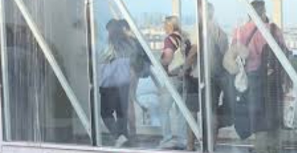 Evakuacija avionom iz Dubaija košta više od 1.000 evra