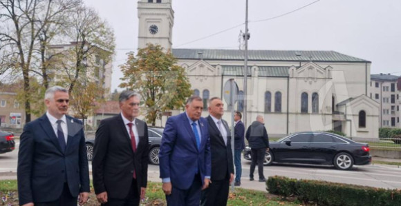 Прича о самосталности Републике Српске је шарена лажа СНСД-ове власти!