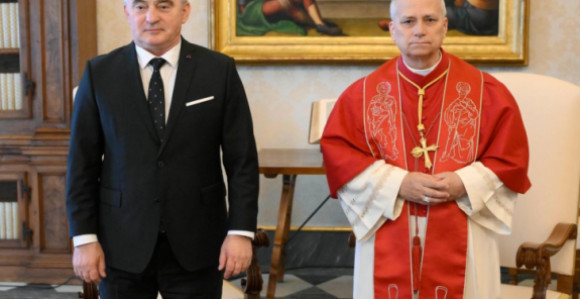 Rampa u Vatikanu za Željku Cvijanović i Denisa Bećirovića, papa se sastao samo sa Komšićem