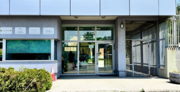 Zbog 100 KM mita pola godine zatvora i kazna 4.000 KM