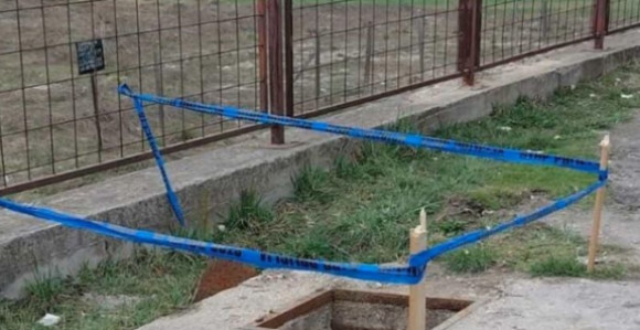 Beba upala u otvoreni šaht na području Travnika