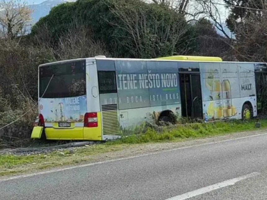 Mostar: Autobus sletio sa puta, tri osobe povrijeđene