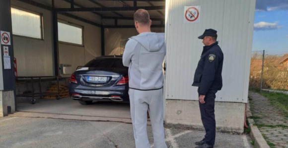 Станивуковић поново задржан на граници са Хрватском