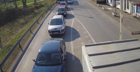 Pojačana frekvencija vozila na prelazima iz BiH