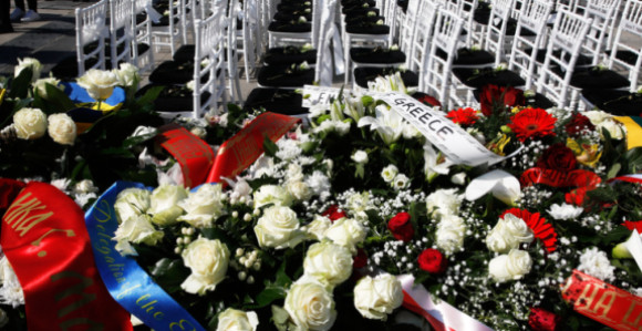 Kočani: Molitva za stradale u požaru, glasna tišina i 63 prazne stolice