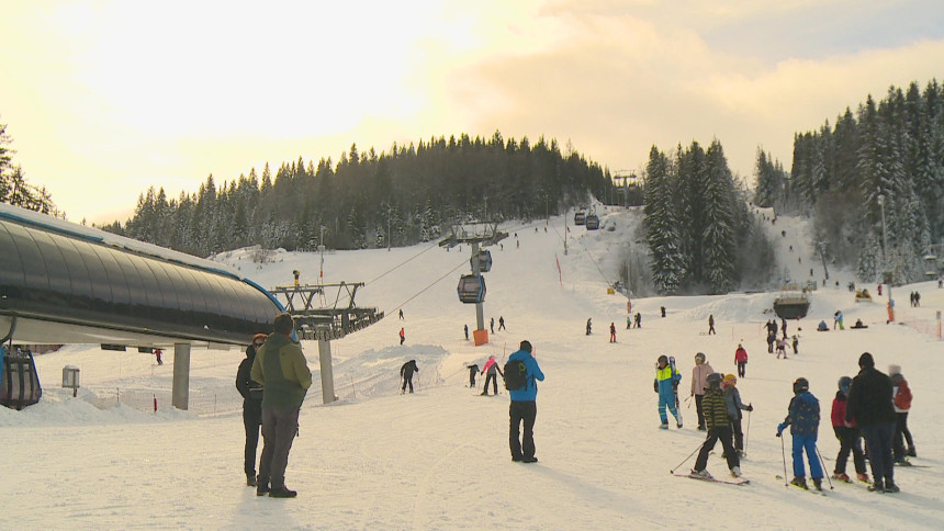 Danas hladnije uz padavine, na planinama snijeg