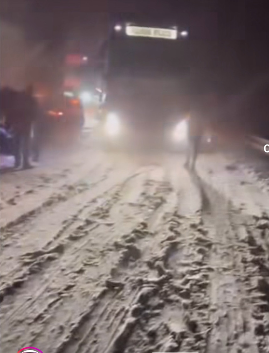 Камиони заглављени: Отежан саобраћај преко Романије