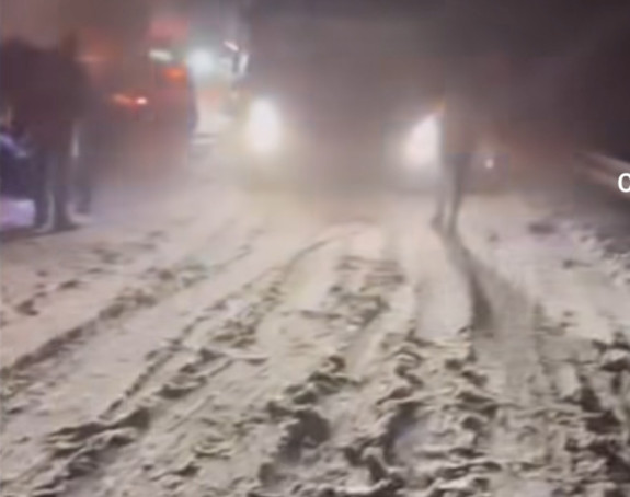 Kamioni zaglavljeni: Otežan saobraćaj preko Romanije