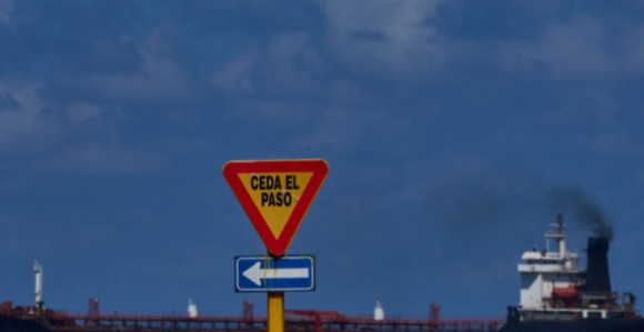 Ruski tanker plovi ka Kubi usred američke blokade