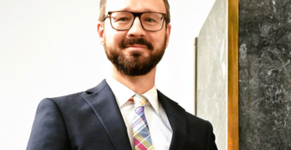 Političke tenzije, loše upravljanje javnim preduzećima i finansijama usporavaju reforme u BiH