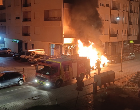 Oglasilo se tužilaštvo: Mercedes je namjerno zapaljen