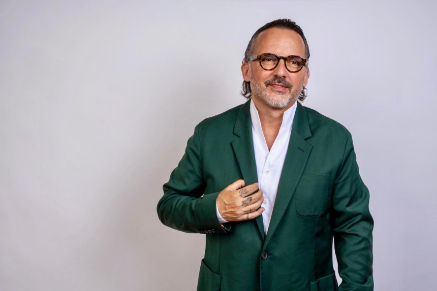 Тони Цетински са бине у Љубљани питао колико има Срба