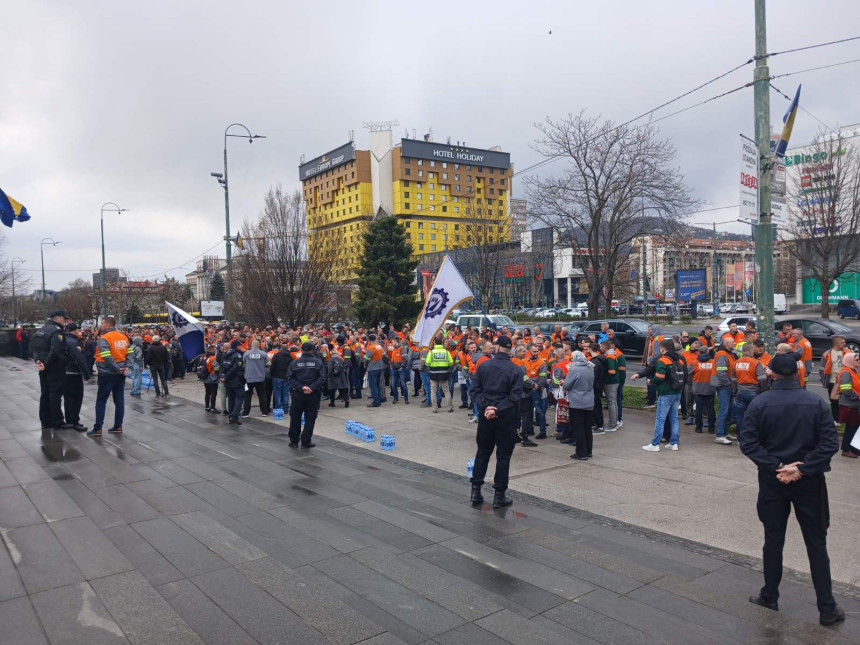 Протест радника Нове жељезаре: Заштитите домаћу производњу
