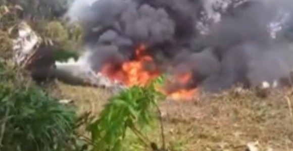 Пад војног авиона у Колумбији, непознат број жртава (ВИДЕО)