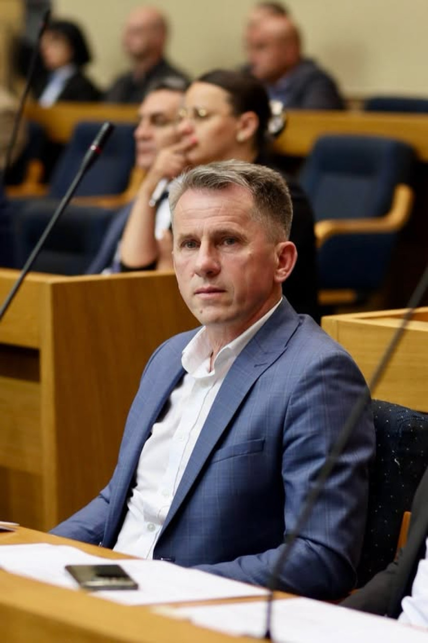 Хрватска претреса Станивуковића као да је терориста?!