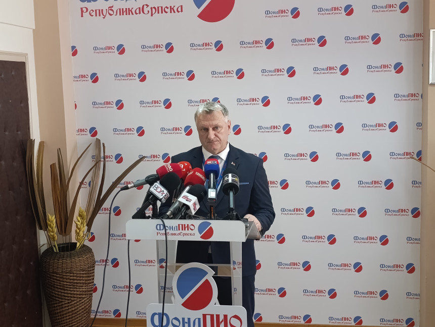 Polovina penzionera prima manje od 552 KM - Čime se hvale?!