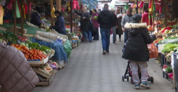 Paprene cijene voća i povrća u Banjaluci: Šta je najskuplje?