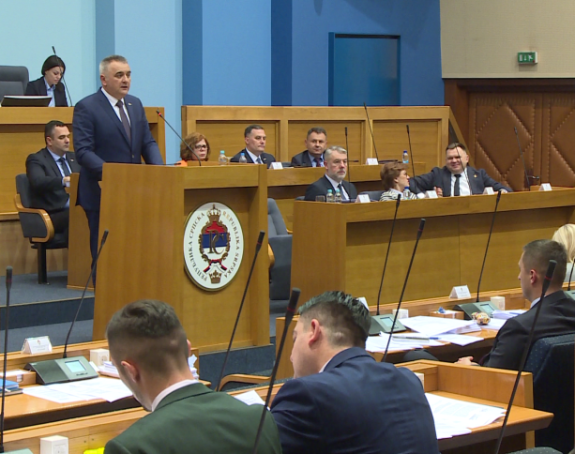 Ovakvim radom institucija građani u Srpskoj su ostavljeni da se sami snalaze!