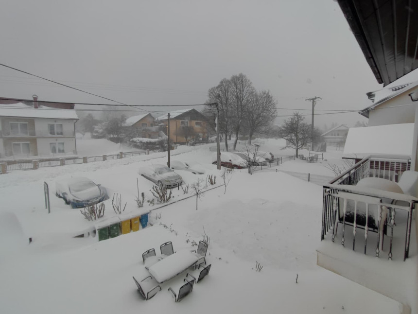 Снијег и јак вјетар у Загребу, отказана настава у школама