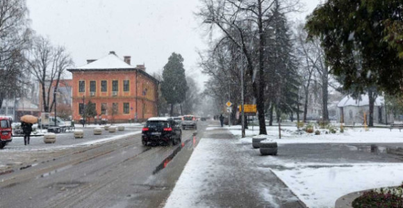 Нови Град: Због снијега проблем са струјом у селима