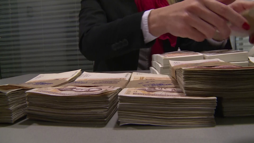 По зеленашкој камати Српска задужена како би крпила празан буџет у изборној години