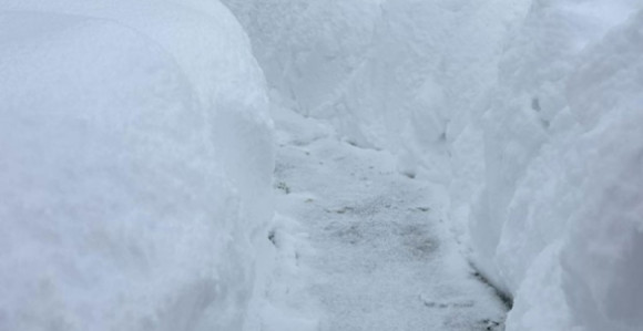 Снијег не престаје у Котор Варошу, села заметена