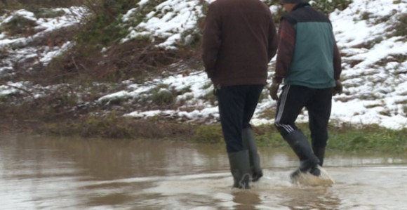 Приједор: Вода носила ауто и возача, под водом бројни објекти (видео)