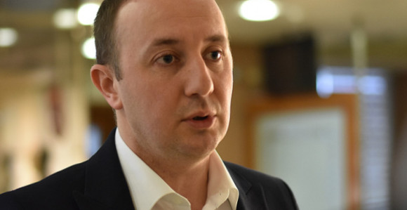 Bodiroga pita Dodika: Gdje su nestale pare? (VIDEO)