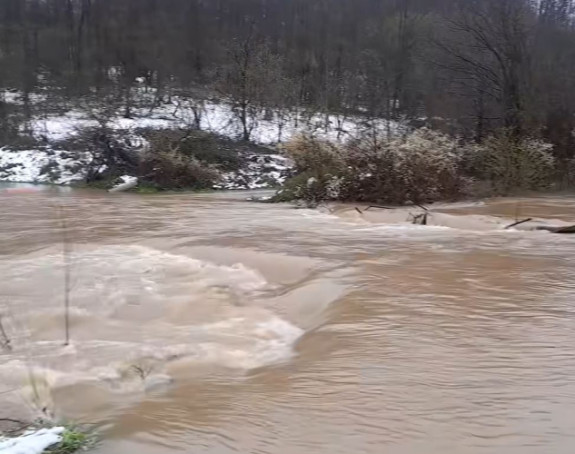 Banjaluka: Izlila se Dragočajka, most potpuno poplavljen