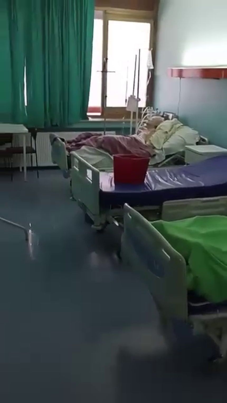 Најбољи УКЦ РС у региону прокишњава, пацијенти премјештени у суве просторије