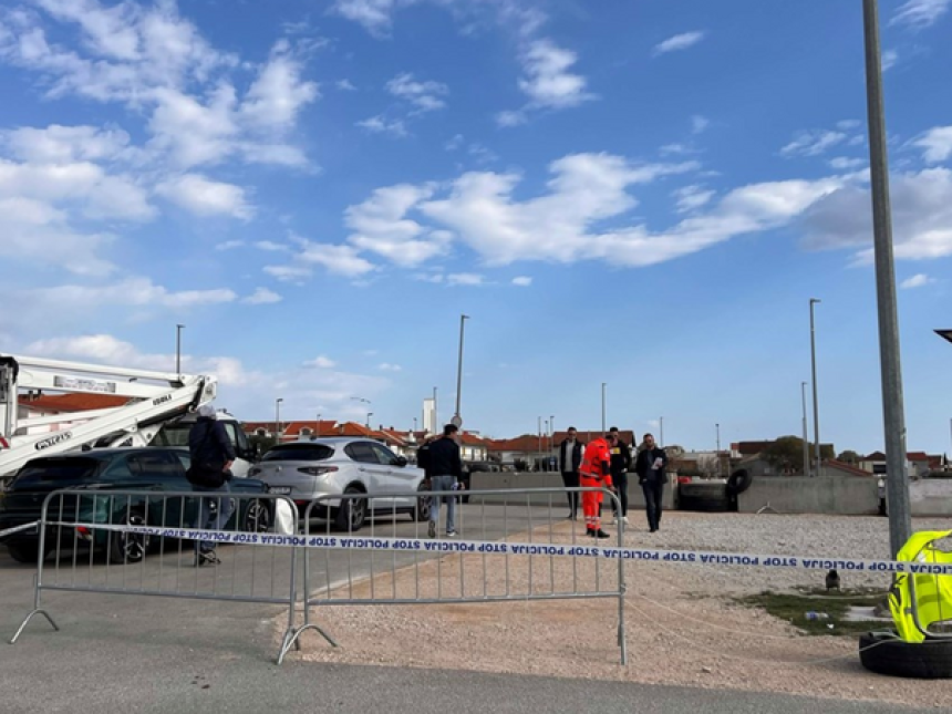 Возило скренуло са стазе у Задру, 4 особе повријеђене