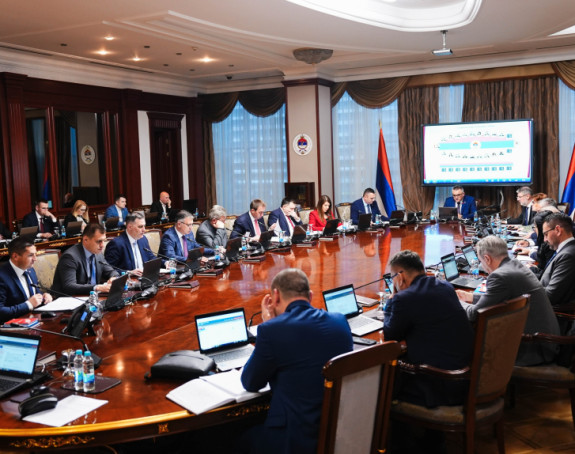 Vlada se odriče 10 feninga po litru goriva, ali to ne važi za građane Srbije