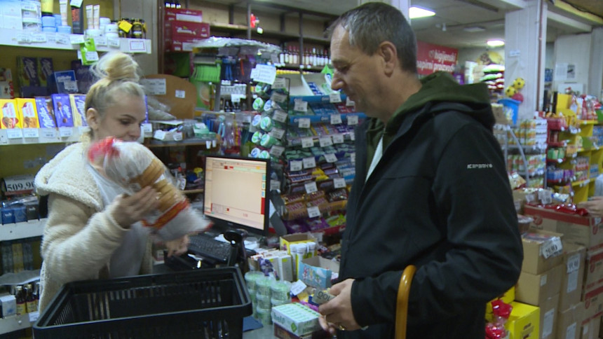 Грађани РС због високих цијена спас проналазе у Србији