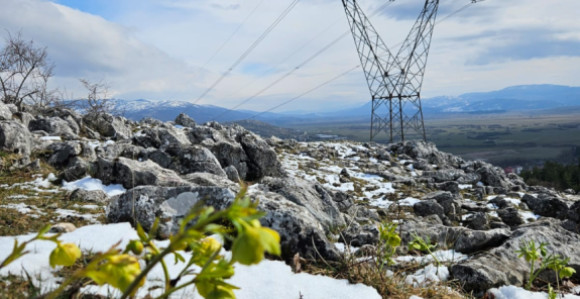 Oblačno vrijeme sa padavinama, lokalno i jačim