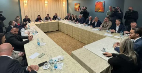 Опозиција у Републици Српској ломи копља преко леђа СДС-а