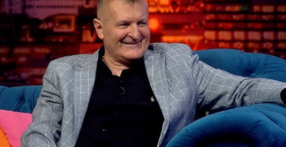 Poznati pjevač hitno operisan, bio životno ugrožen