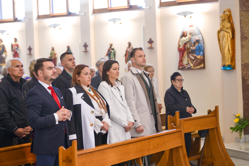 Градоначелник на ускршњој миси: Суживот нема алтернативу