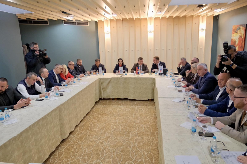 Crnadak: Ključni dogovor opozicije treba da bude kao u Crnoj Gori, a to je da nema saradnje sa režimom!