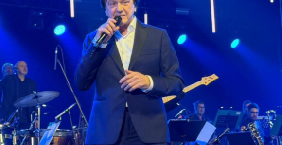 Спектакл у Зетри: И четврто вече Чола напунио дворану