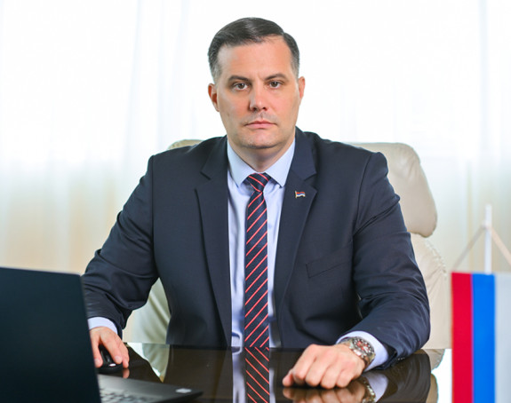 Nezakonita isplata dodatka na platu u ministarstvu