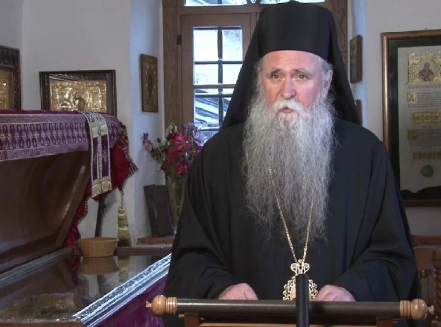 Митрополит Јоаникије: Свјетлост Васкрсења нас вјечно грије