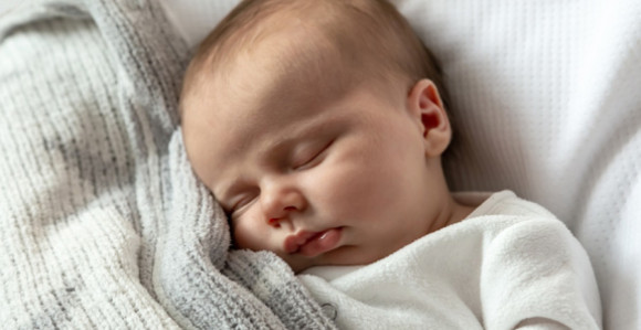 Беба рођена на бензинској пумпи на Велики четвртак