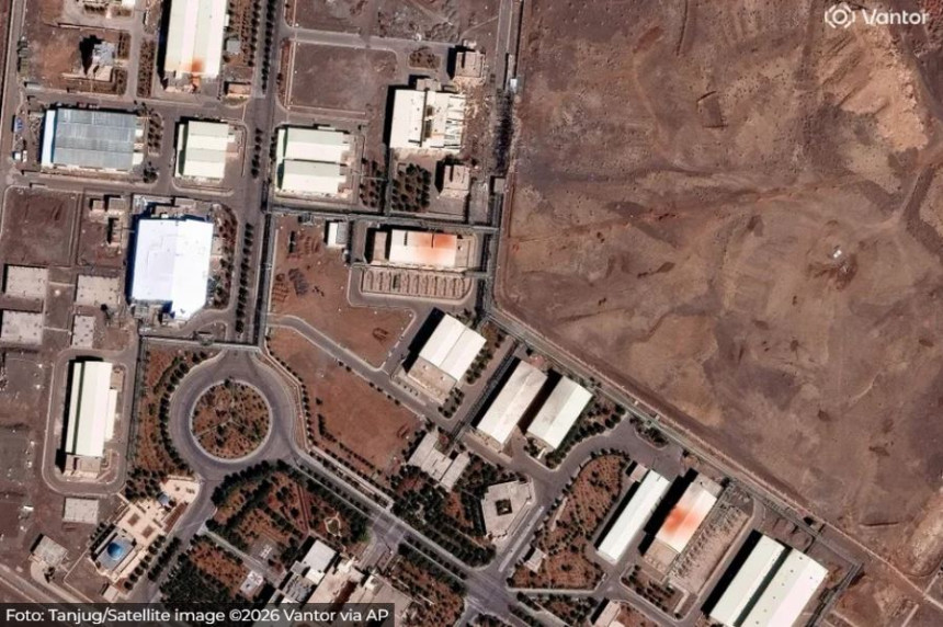 Иран гради барикаде око нуклеарног постројења