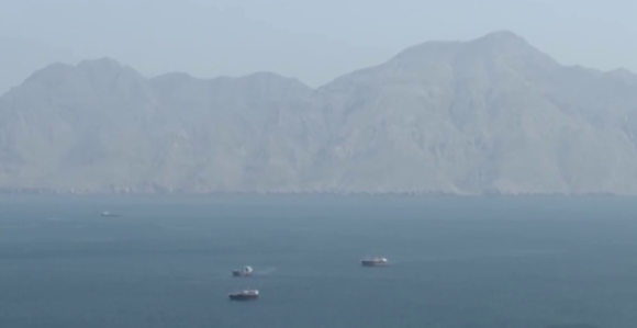 "Неколико бродова морнарице САД прошло кроз Ормуз"