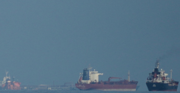 Војска креће с блокадом мореуза, цијене нафте веће