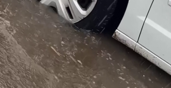 Dominikanska Republika: Tri osobe poginule, više od 30.000 ljudi evakuisano