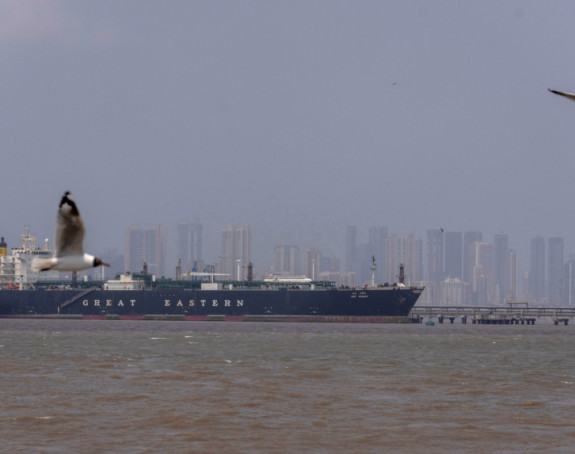 Почела је двострука блокада Ормуског мореуза