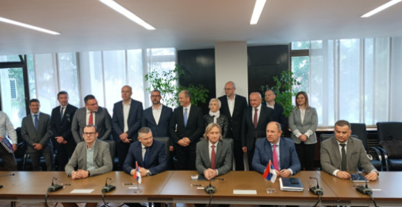 Уговор потписан: Милиони евра и трећина струје из Угљевика неповратно одлазе у Словенију